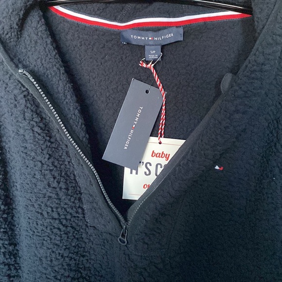 NWT-Women’s Tommy Hilfiger Soft 1/4 Zip Hoodie - Picture 2 of 5